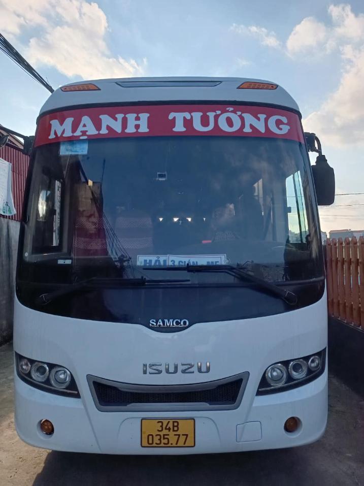 Xe khách Mạnh Tưởng tuyến Ninh Bình đi Hải Dương