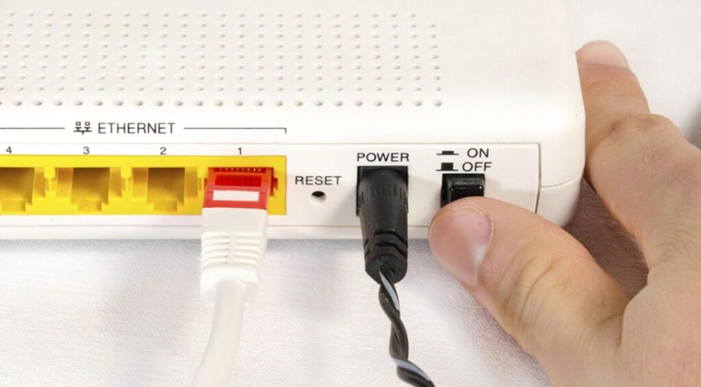 Khởi động lại thiết bị kết nối mạng (Router, Modem)